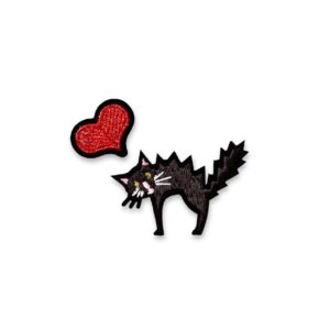 coeur rouge chat noir